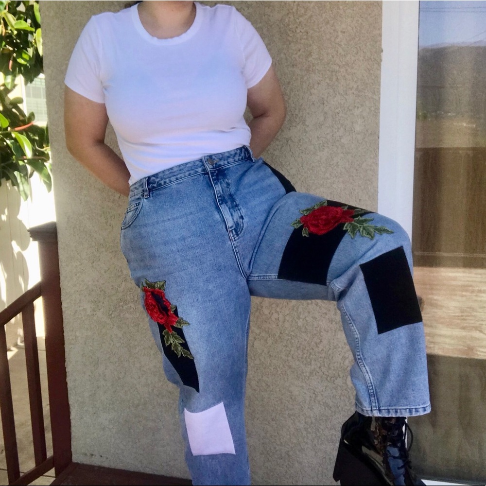 *STUNNING* ASOS Curve Embroidered Mom Jeans